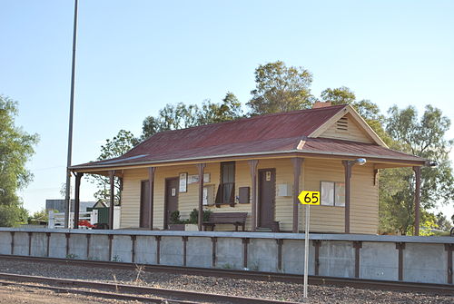 Dingee railway station